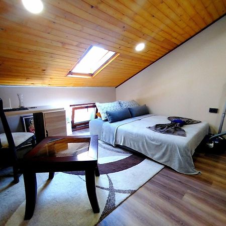 Low Budget Apartment With Breakfast Varna Bagian luar foto